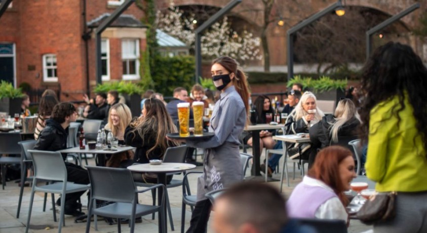 ინგლისი, ირლანდია, იტალია და დანია – შეზღუდვებს ეტაპობრივად აუქმებენ