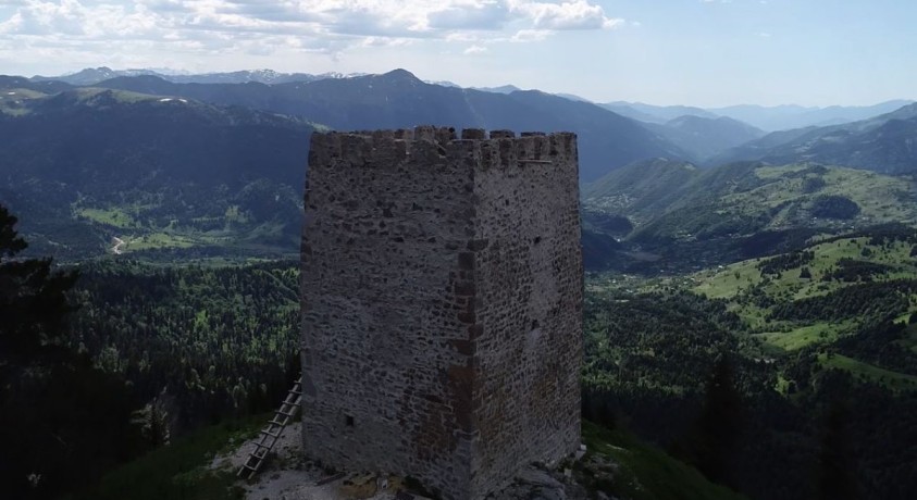 აჭარაში ხიხანის ციხეზე ასასვლელი ტურისტული ბილიკი მოეწყობა
