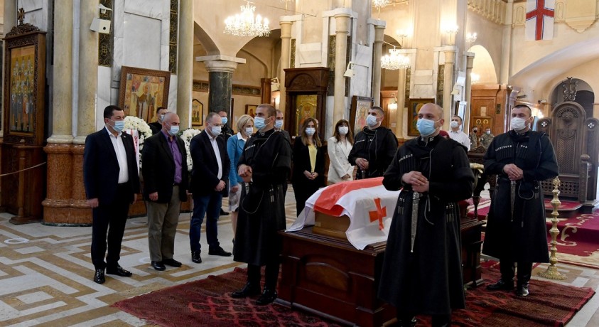 თავდაცვისა და უშიშროების კომიტეტის წევრებმა გიორგი კვინიტაძის ხსოვნას პატივი მიაგეს