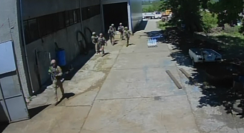 სამხედრო წვრთნების დროს ამერიკელი ჯარისკაცები შეცდომით კერძო საწარმოში შეიჭრნენ