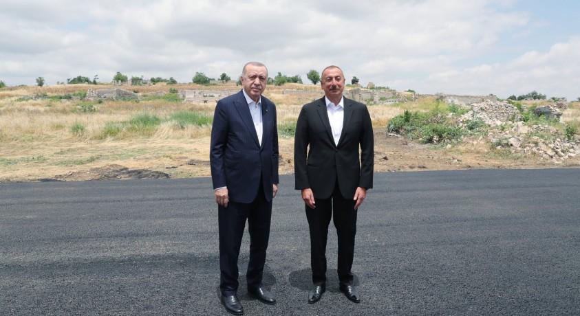 თურქეთისა და აზერბაიჯანის პრეზიდენტებმა სამოკავშირეო ურთიერთობების შესახებ დეკლარაცია გააფორმეს