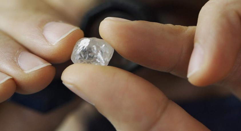 ანგოლა ალმასების გადამუშავებას იწყებს