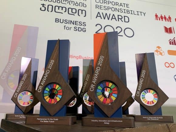 „საშინაო სკოლამ“ კორპორაციული პასუხისმგებლობის ჯილდო მოიპოვა