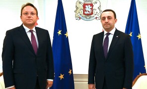 „ქვეყანაში უნდა არსებობდეს გამოხატვის თავისუფლება“, – ევროკომისარი ოლივერ ვარჰეი