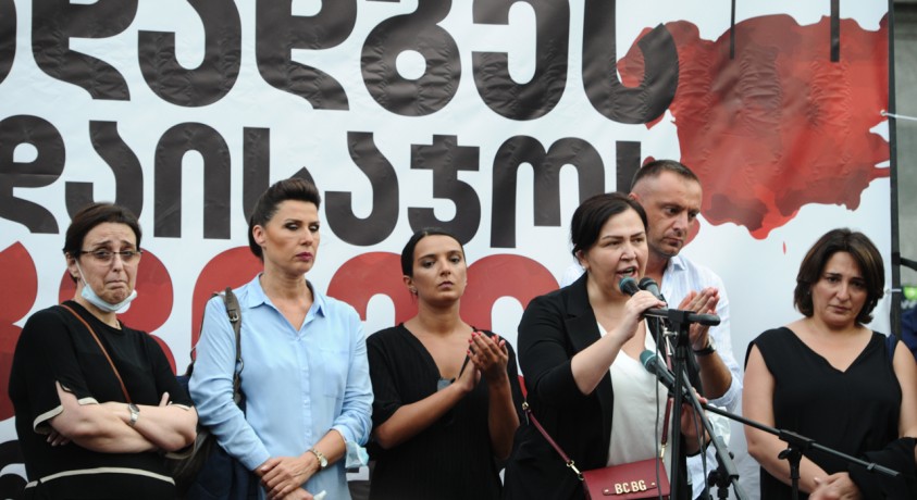 ტელეკომპანიებმა, რომლებსაც მაუწყებლობა 24 საათით ჰქონდათ შეჩერებული, მუშაობა განაახლეს