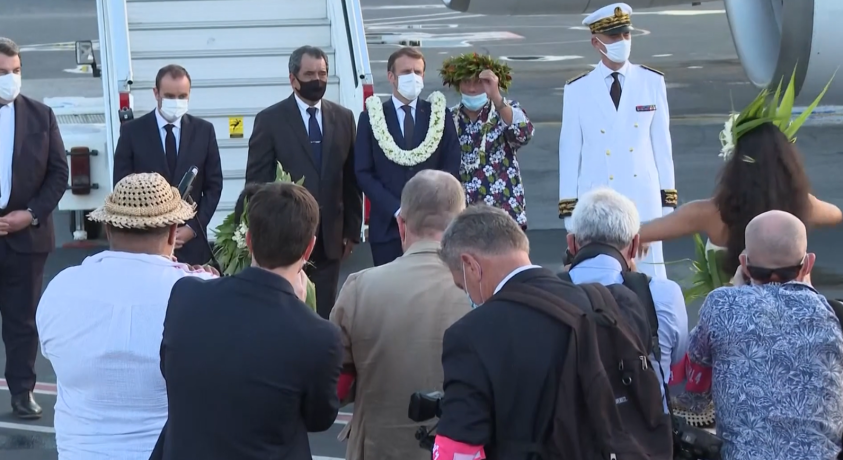 ემანუელ მაკრონი კუნძულ ტაიტის ესტუმრა