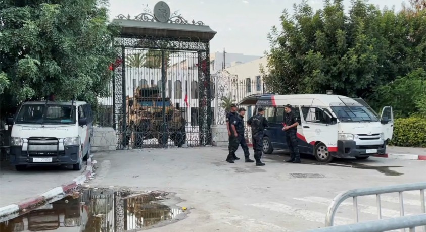 ტუნისში პოლიტიკური კრიზისი გრძელდება