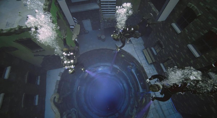 დუბაის საყვინთი აუზი წყალქვეშა ქალაქს ჰგავს