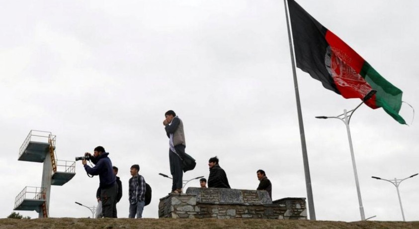 ავღანეთში ათასობით ადამიანი ქვეყნის დატოვებას ცდილობს