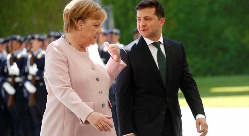 გერმანიის კანცლერი ანგელა მერკელი კიევში უკრაინის პრეზიდენტს ვოლოდიმირ ზელენსკის შეხვდა