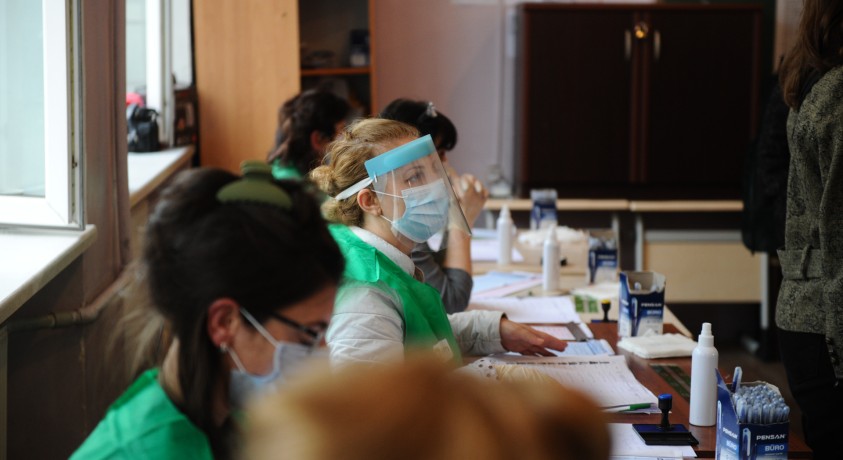 კოვიდინფიცრებული მოქალაქეები არჩევნებში მონაწილეობას მიიღებენ