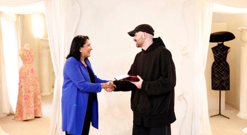 საქართველოს პრეზიდენტმა დემნა გვასალია ღირსების მედლით დააჯილდოვა