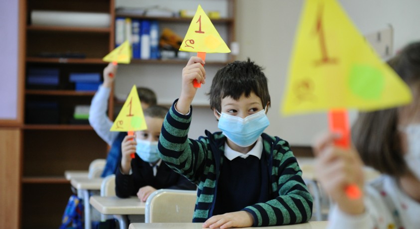 სკოლებში სწავლა დაიწყო – 4 ოქტომბრის ფოტოქრონიკა