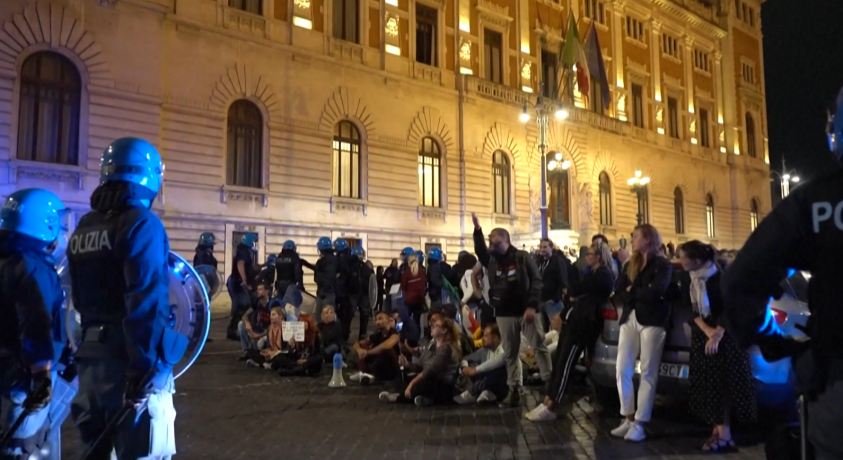 იტალიაში „მწვანე საშვის“ შემოღებას აპროტესტებენ