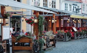 კორონავირუსით ინფიცირებულთა რაოდენობის ზრდის გამო ლატვიაში სამთვიანი საგანგებო მდგომარეობა გამოცხადდა