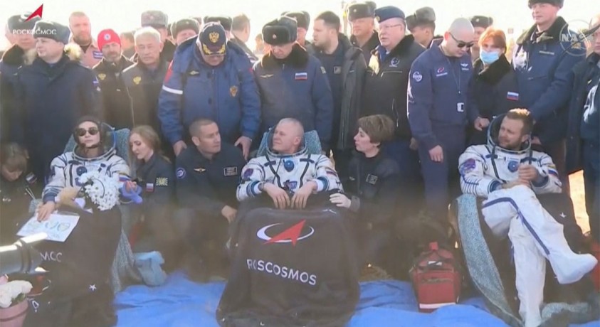 კოსმოსში ფილმის გადამღები ჯგუფი დედამიწაზე დაბრუნდა