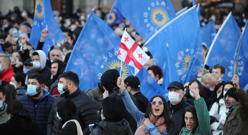 თავისუფლების მოედანზე “ქართული ოცნების” მხარდამჭერი აქცია იმართება
