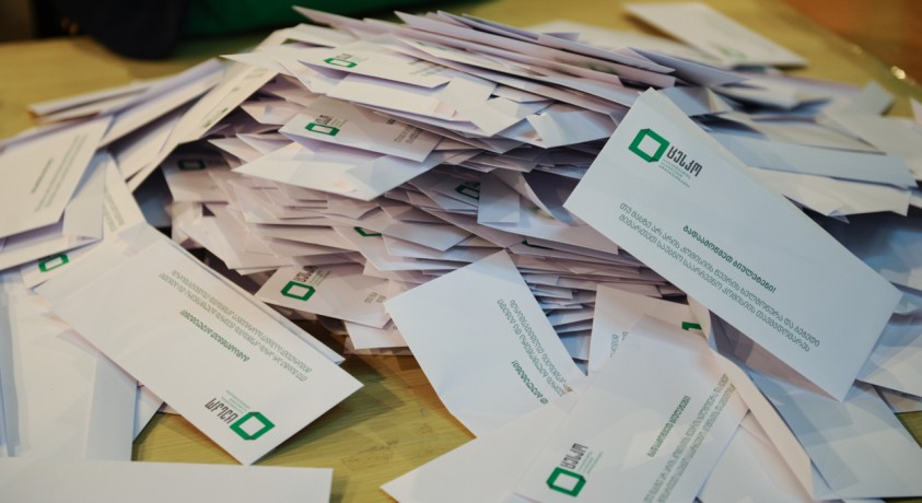 ცესკოს პირველადი მონაცემებით, რუსთავში, ქუთაისში, ფოთსა და ბათუმში „ქართული ოცნების“ კანდიდატები ლიდერობენ