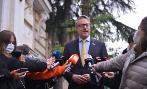 „ეს რიგით მეხუთე უკანგადადგმული ნაბიჯია ბოლო ოთხი თვის განმავლობაში“ – კარლ ჰარცელი