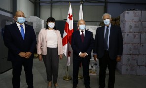 Pfizer-ის დოზები პოლონეთიდან