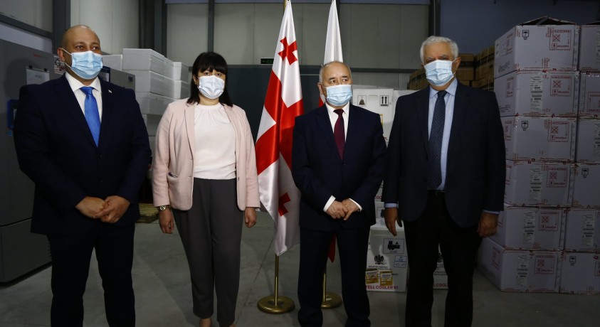 Pfizer-ის დოზები პოლონეთიდან