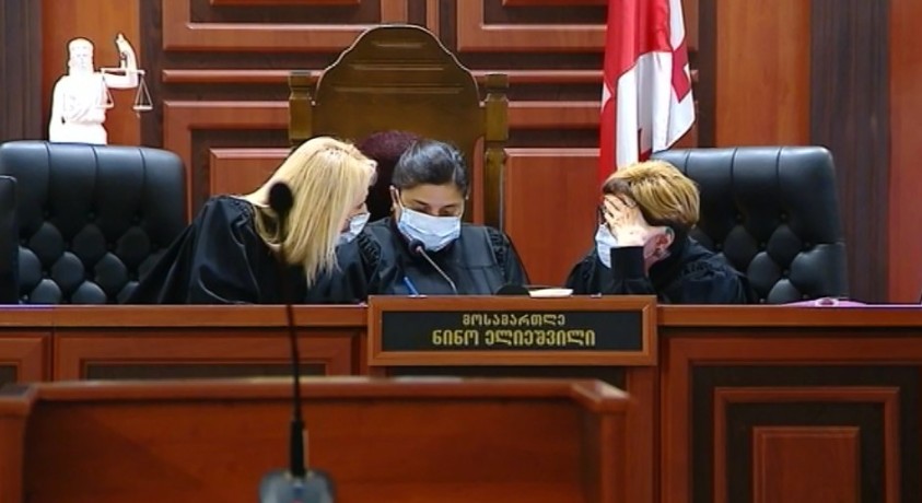 საქართველოს მესამე პრეზიდენტის სასამართლო პროცესი თავად მესამე პრეზიდენტის გარეშე გაიმართა