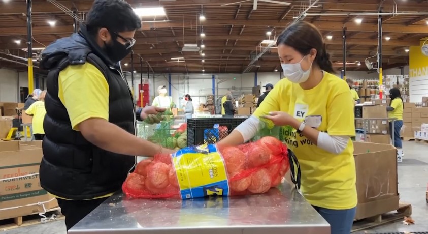 პანდემიის დაწყებიდან აშშ-ში საქველმოქმედო ორგანიზაციები 60 მილიონ ადამიანს დაეხმარნენ