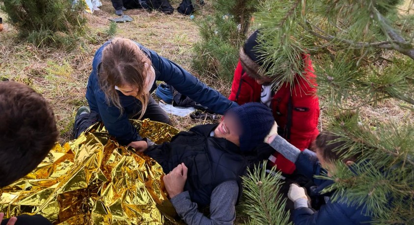 პოლონეთსა და ბელარუსს შორის მომწყვდეული მიგრანტები