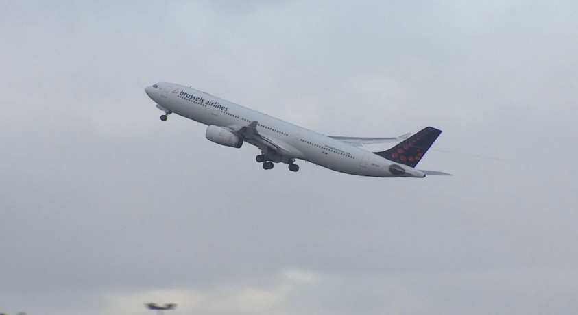 ომიკრონი, ტურიზმი და ავიახაზები