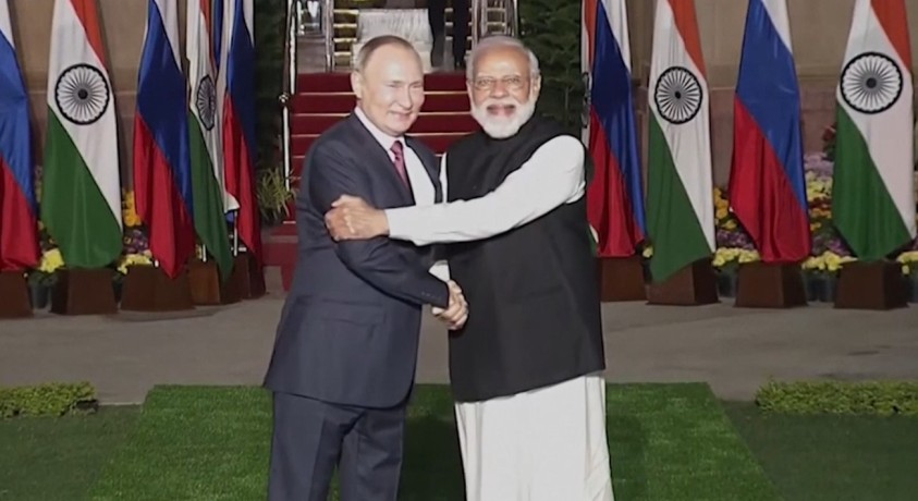 ვლადიმერ პუტინი ნიუ-დელიში ინდოეთის პრემიერ-მინისტრ ნარენდრა მოდის შეხვდა