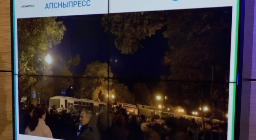 ოკუპირებულ აფხაზეთში ოპოზიცია დე ფაქტო პრეზიდენტის იმპიჩმენტს ითხოვს