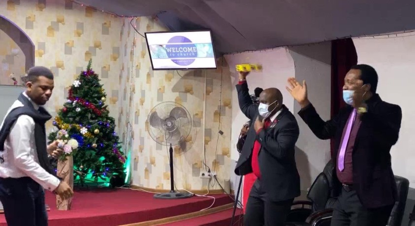 წინასაახალწლო წირვა „დახსნილ ქრისტიანთა საღვთო ეკლესიაში“