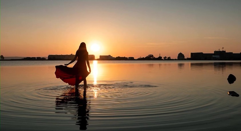 „განთიადის გოგონამ“ მზის ამოსვლის 365 სურათი გადაიღო