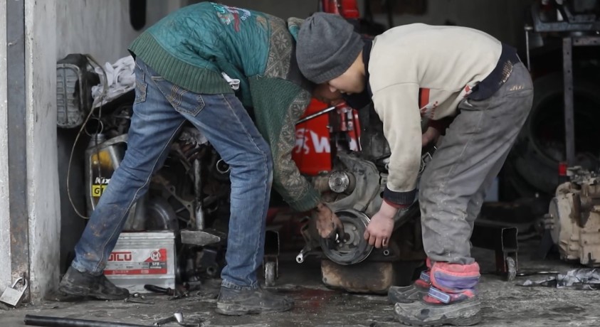 ბავშვები სირიაში თითქმის ყველანაირ, დამღლელსა თუ სახიფათო სამუშაოს ასრულებენ