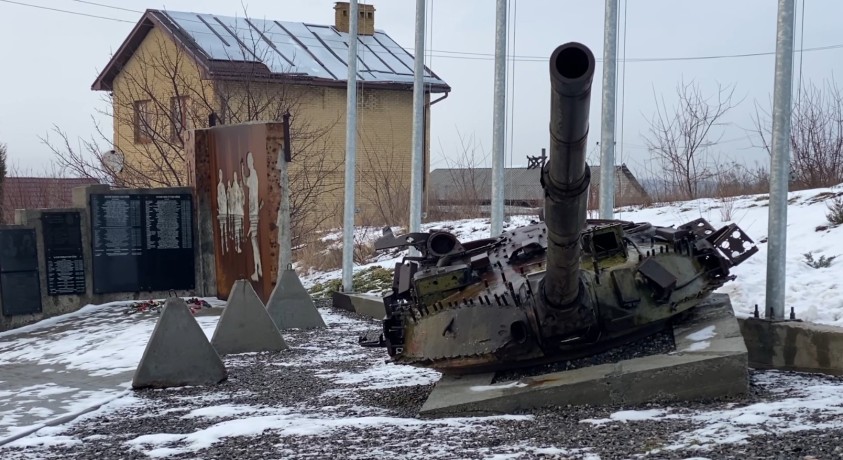 ავდეევკის დასახლებაში 8 წლის შემდეგაც იგრძნობა ომის კვალი