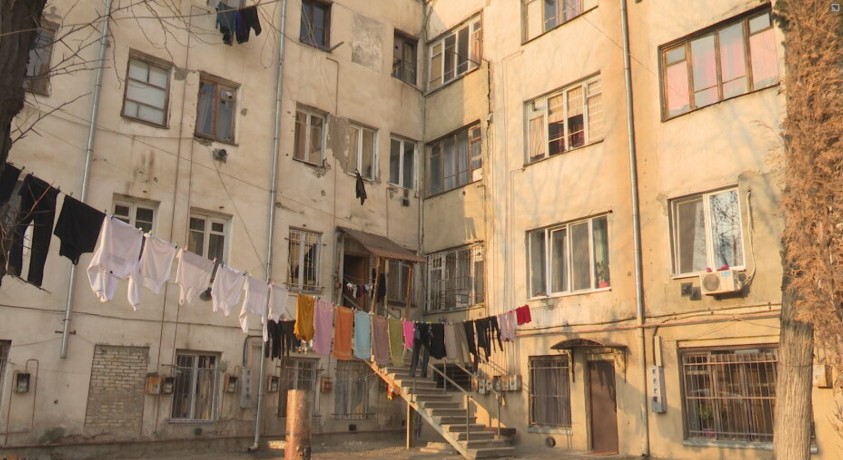 ავარიული კორპუსი – 150 ოჯახი სიცოცხლისთვის სახიფათო პირობებში ცხოვრობს