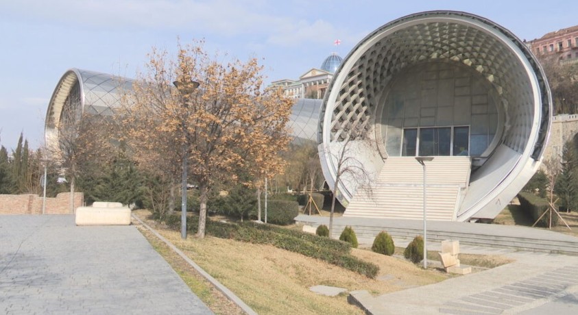 “რიყის დოქები” აუქციონზეა