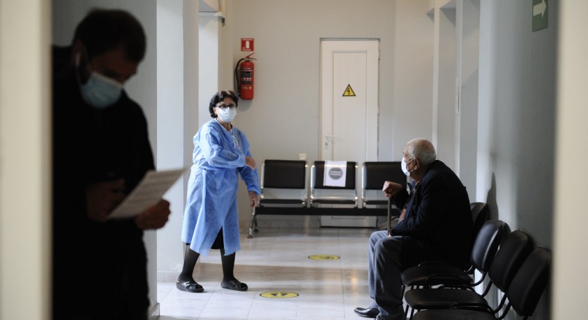 საქართველოში კორონავირუსის საწინააღმდეგო ვაქცინით სულ უფრო ნაკლები მოქალაქე იცრება