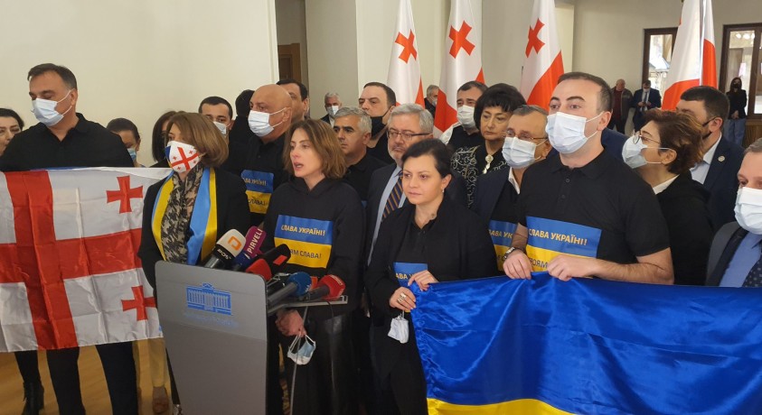 საქართველოს პარლამენტის რიგგარეშე სხდომა ჩაიშალა