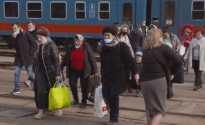 უკრაინელი დევნილები უნგრეთში ჩავიდნენ