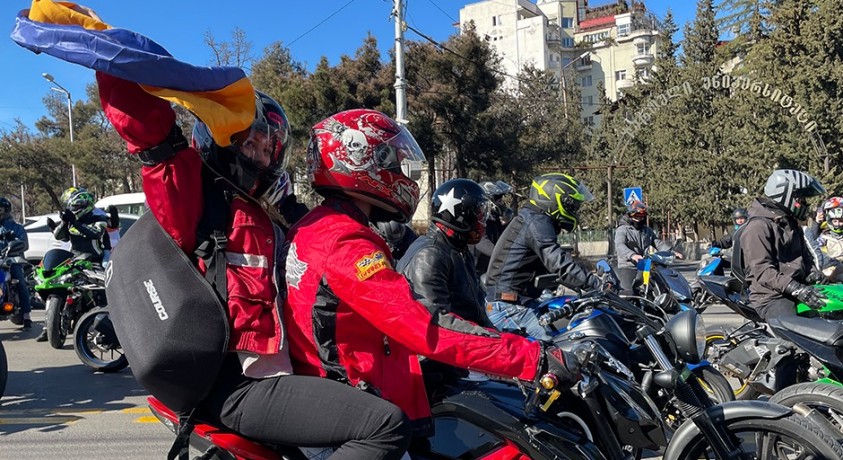 „ომის დროს დუმილი ბომბზე ხმამაღალია” – უკრაინის მხარდამჭერი აქცია