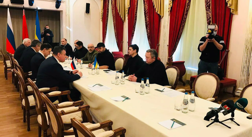 უკრაინასა და რუსეთს შორის მოლაპარაკების პირველი რაუნდი დასრულდა