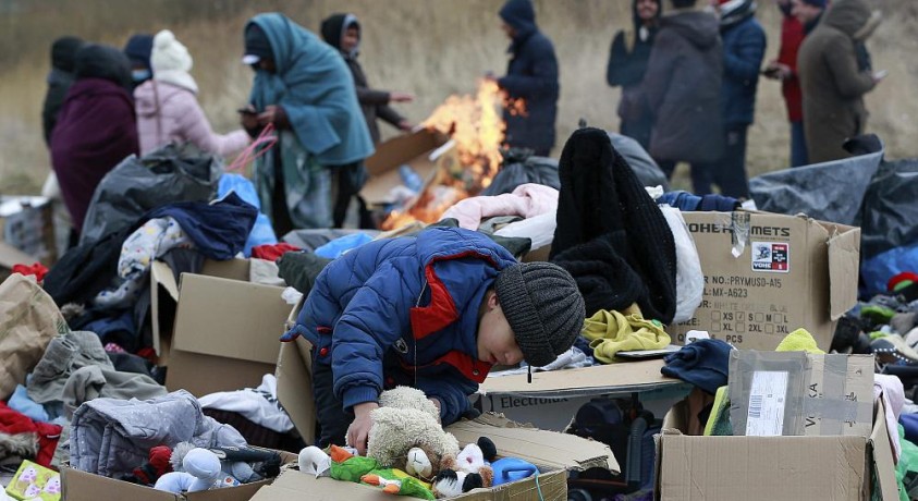 კიევში მოხალისეები თავშესაფრებში მყოფ ადამიანებს საკვებით ამარაგებენ