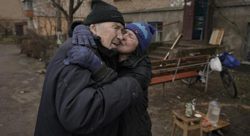 ბუჩაში ისევ ეძებენ ოჯახის წევრებისა და ახლობლების ცხედრებს