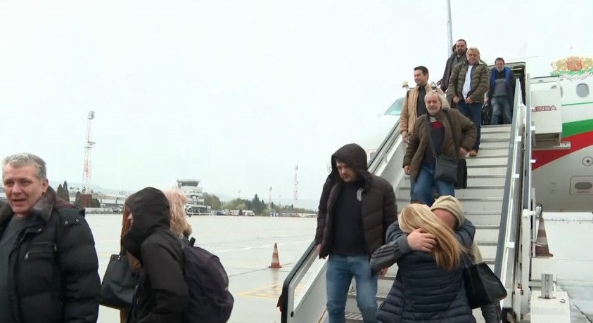 მარიუპოლის პორტში ჩარჩენილი ბულგარელი მეზღვაურები სამშობლოში დაბრუნდნენ