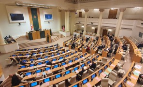 სახელმწიფო უსაფრთხოების სამსახურის ანგარიშს პოლიტიკოსები გამოეხმაურნენ