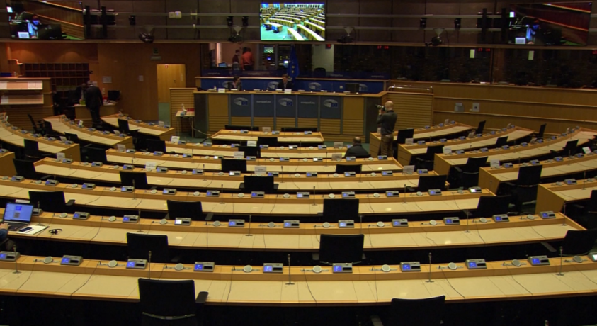 ევროპარლამეტარები ევროკომისიას  ვაქცინაციის  ტემპის გამო აკრიტიკებენ