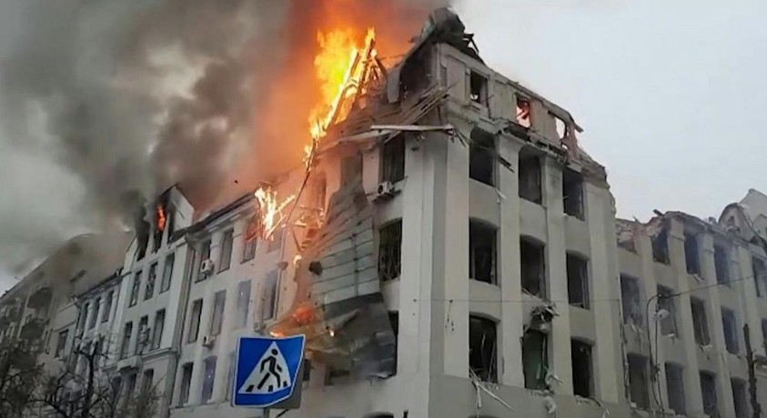 ომი გრძელდება: რუსული არტილერია ქალაქ ხარკივს უწყვეტად ბომბავს