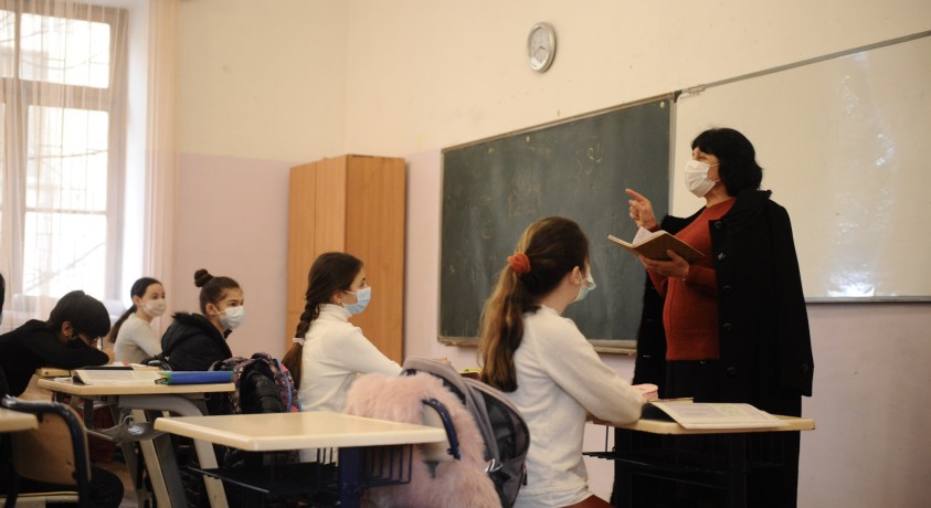 პანდემიის პერიოდში სკოლების დახურვამ სწავლის ხარისხი მკვეთრად შეამცირა – ექსპერტები აფასებენ