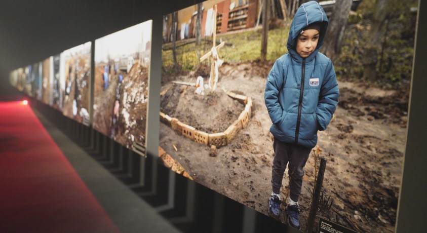 “უკრაინული გერნიკა” – ფოტოგამოფენა, რომელიც უკრაინაში ომის სისასტიკეს აღწერს